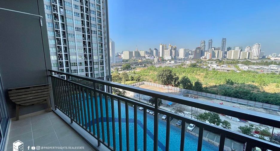 For rent 3 bedrooms condo in Huai Khwang, Bangkok