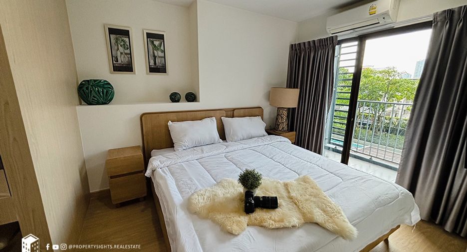 For rent 3 bedrooms condo in Phra Khanong, Bangkok