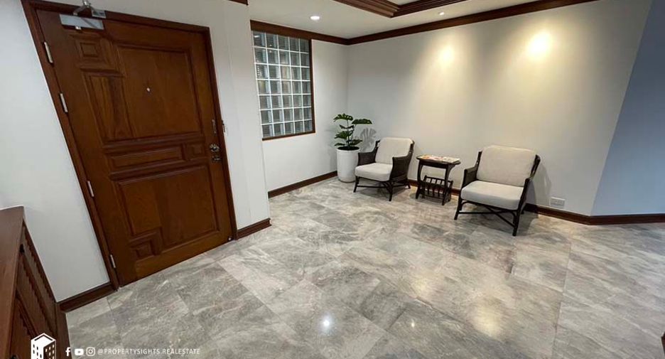 For rent 4 bedrooms condo in Khlong Toei, Bangkok