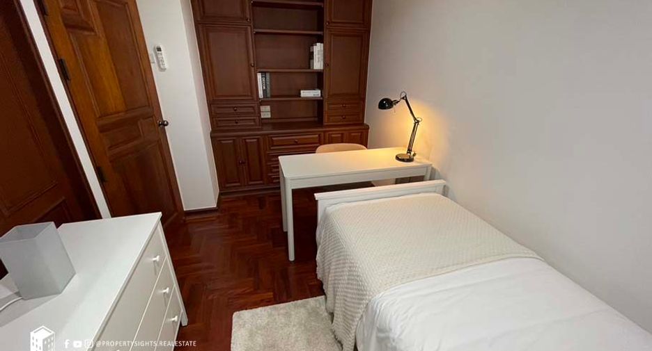 For rent 4 bedrooms condo in Khlong Toei, Bangkok