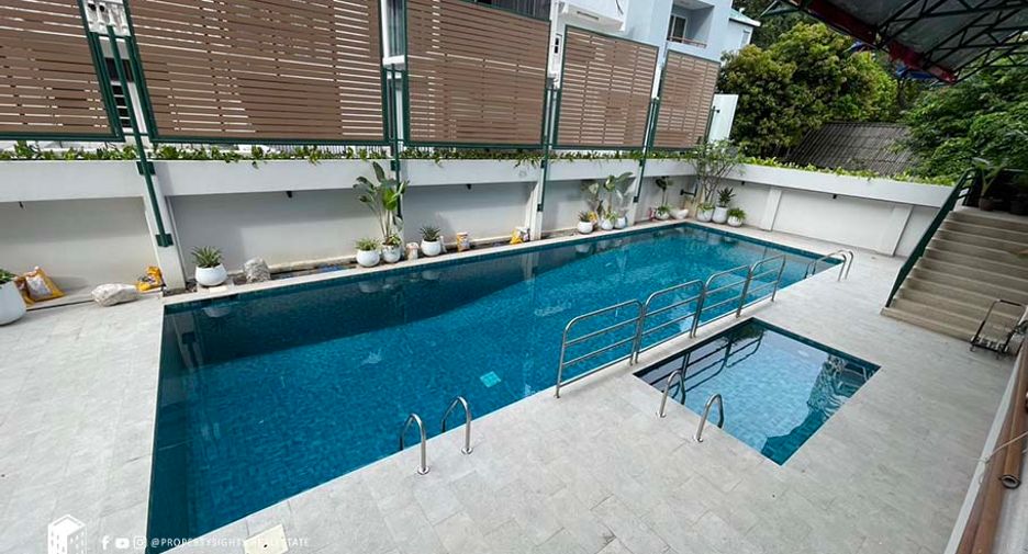 For rent 4 bedrooms condo in Khlong Toei, Bangkok