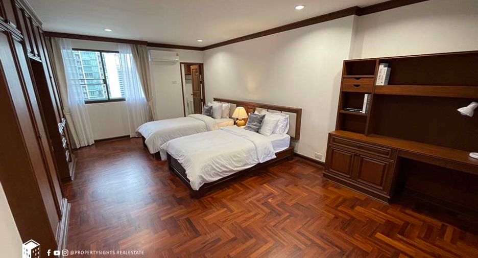 For rent 4 bedrooms condo in Khlong Toei, Bangkok