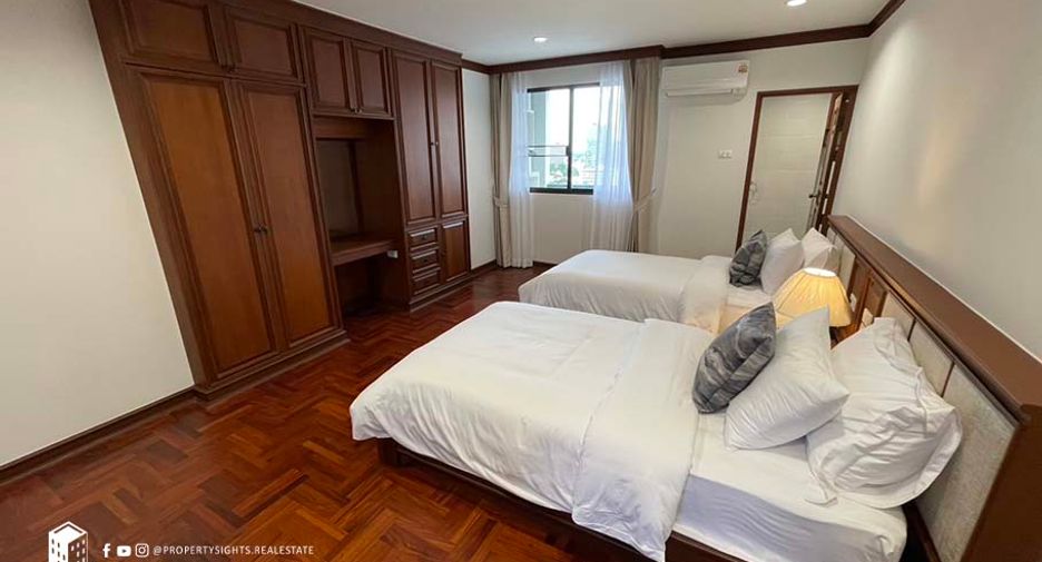 For rent 4 bedrooms condo in Khlong Toei, Bangkok