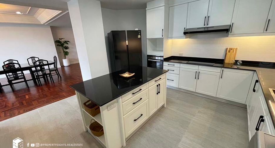 For rent 4 bedrooms condo in Khlong Toei, Bangkok