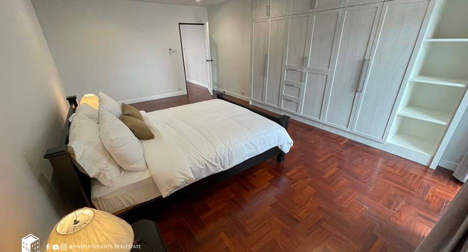 For rent 4 bedrooms condo in Khlong Toei, Bangkok