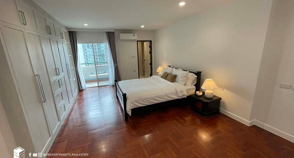 For rent 4 bedrooms condo in Khlong Toei, Bangkok