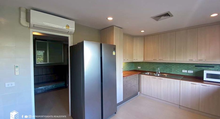 À louer 3 chambres condo à Pathum Wan, Bangkok