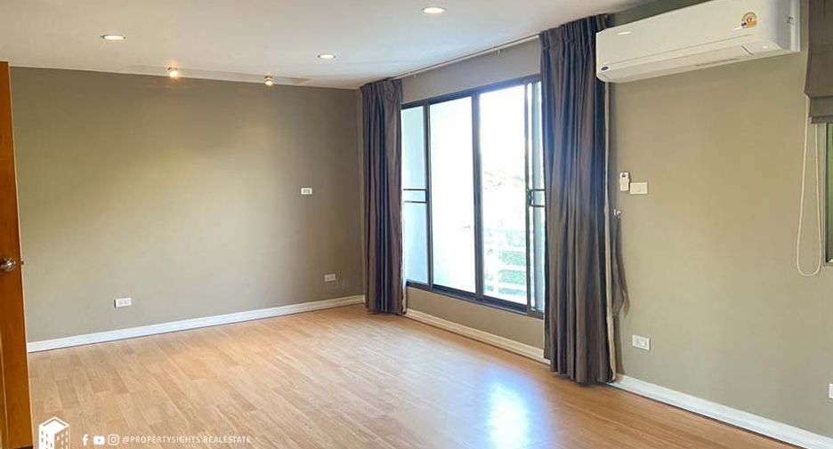 À louer 3 chambres condo à Pathum Wan, Bangkok