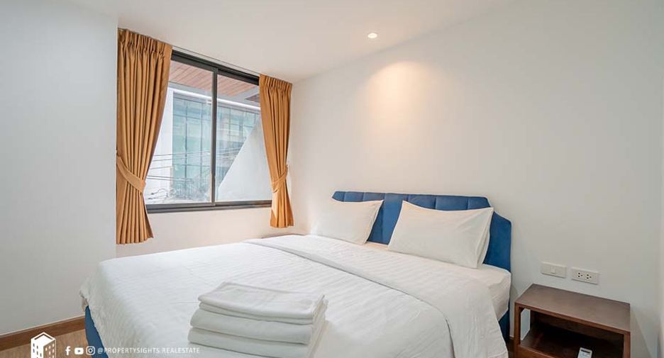 For rent 3 bedrooms condo in Khlong Toei, Bangkok