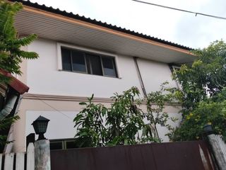 Casa en venta de 3 habitaciones en Phra Khanong, Bangkok