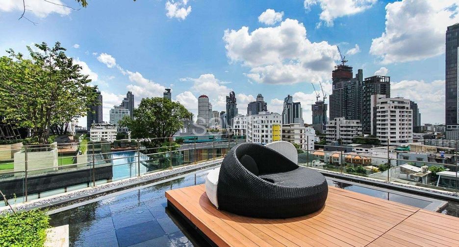 For sale そして for rent 2 ベッドルーム condo in Khlong Toei, Bangkok