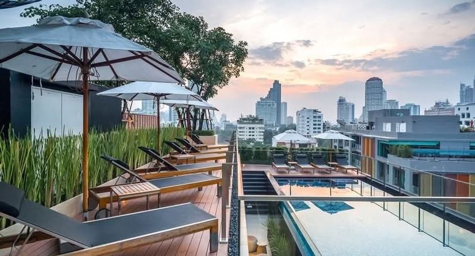 For sale そして for rent 2 ベッドルーム condo in Khlong Toei, Bangkok