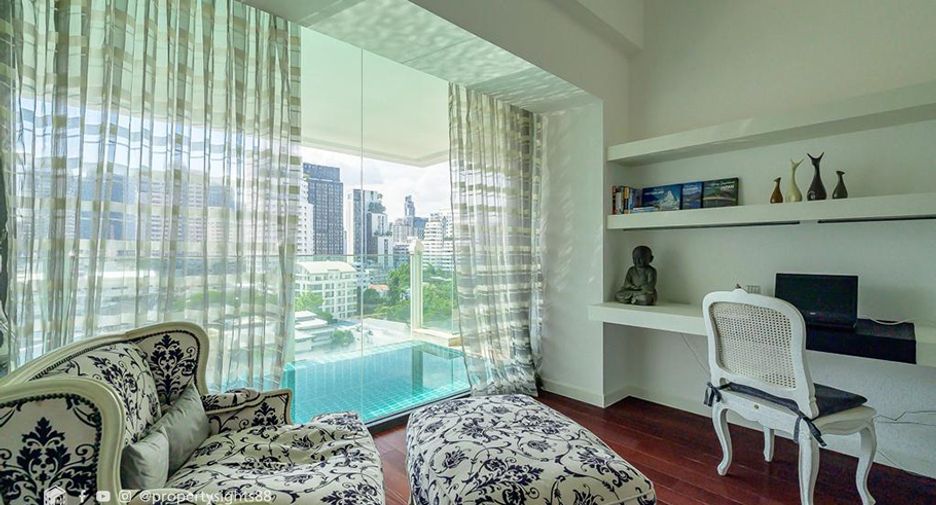 For rent 2 bedrooms condo in Watthana, Bangkok