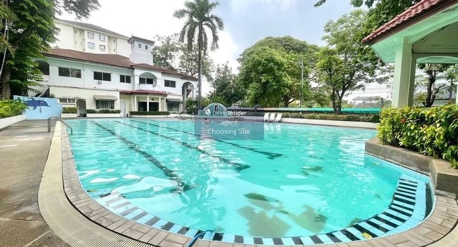 For sale 3 bedrooms condo in Chatuchak, Bangkok