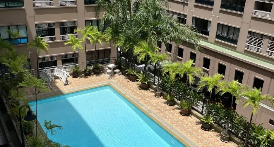 For rent 1 bed condo in Yan Nawa, Bangkok