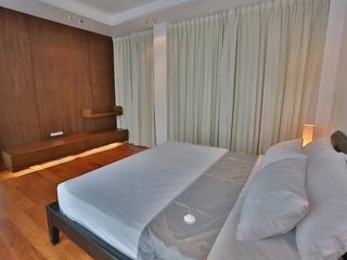 For rent 3 bedrooms townhouse in Watthana, Bangkok