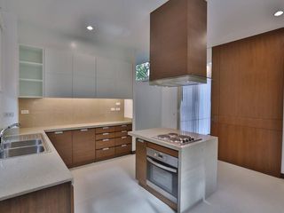 For rent 3 bedrooms townhouse in Watthana, Bangkok