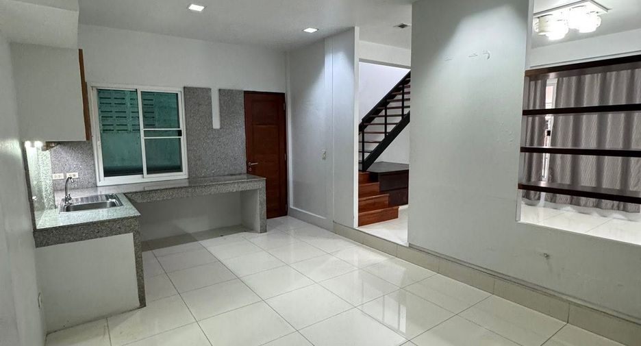 For rent 2 bedrooms house in Thawi Watthana, Bangkok