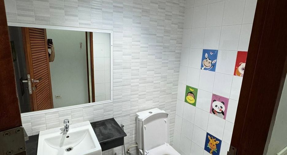 For rent 2 bedrooms house in Thawi Watthana, Bangkok