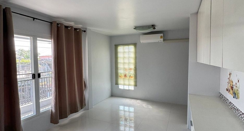 For rent 2 bedrooms house in Thawi Watthana, Bangkok