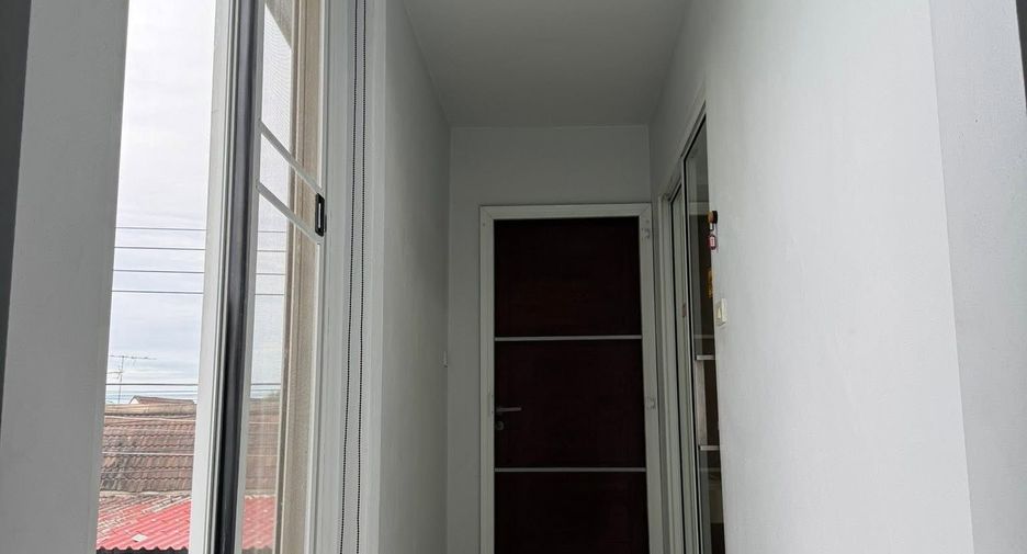 For rent 2 bedrooms house in Thawi Watthana, Bangkok
