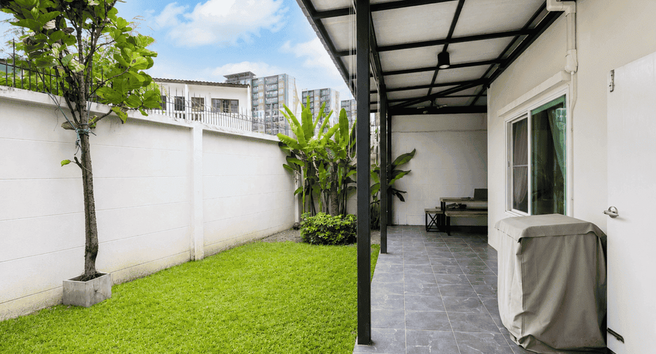 For rent 3 bedrooms house in Mueang Chiang Mai, Chiang Mai