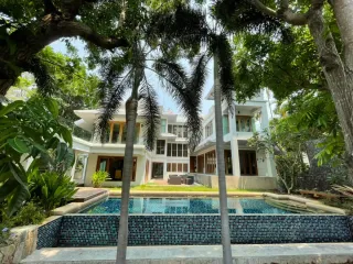 For rent and for sale 5 bedrooms house in Bang Lamung, Chonburi