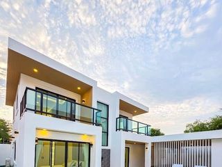 For sale 5 bedrooms villa in Bang Lamung, Chonburi