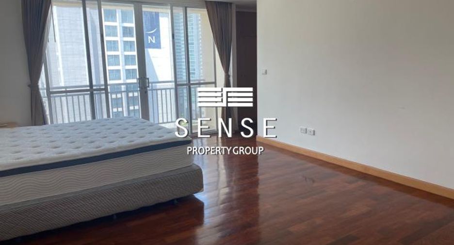 For rent 3 bedrooms condo in Khlong Toei, Bangkok