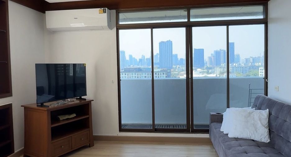 For rent 1 bed condo in Phra Khanong, Bangkok