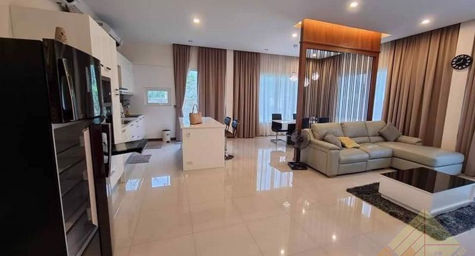 For rent 3 bedrooms house in Huay Yai, Pattaya