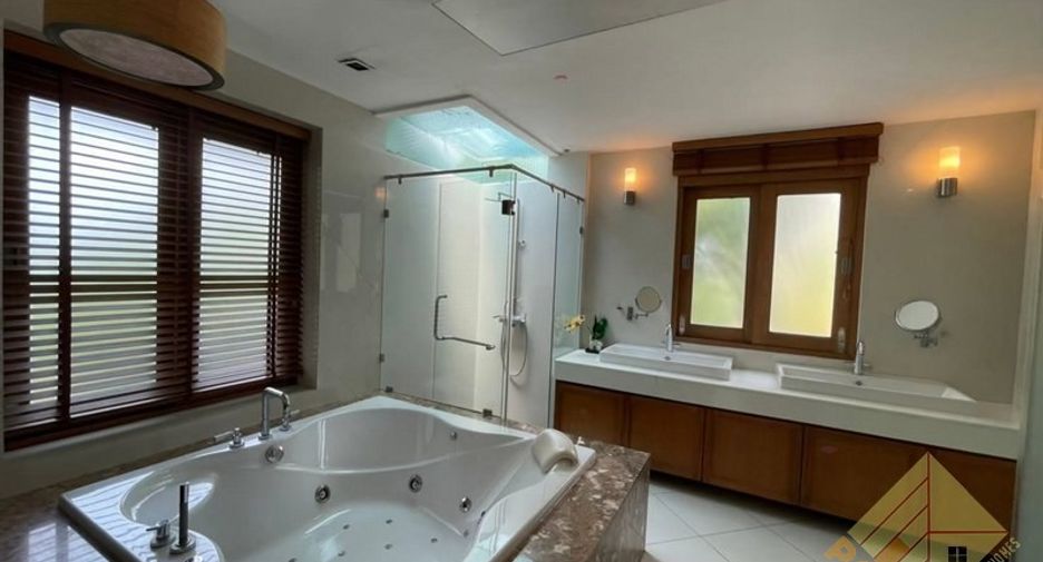 For rent and for sale 5 bedrooms house in North Pattaya, Pattaya