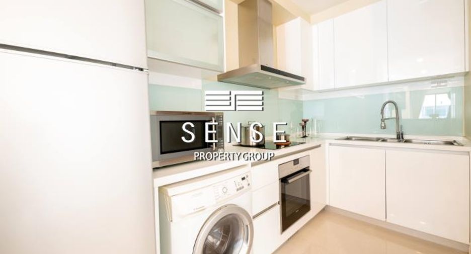 For rent 3 bedrooms condo in Khlong Toei, Bangkok