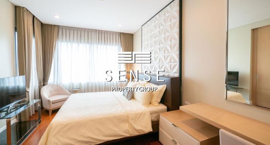 For rent 3 bedrooms condo in Khlong Toei, Bangkok