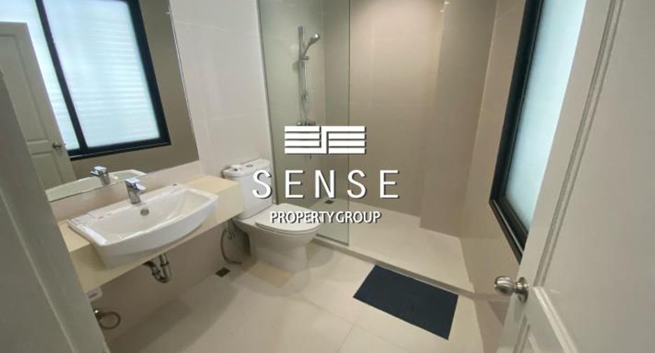 For rent 3 ベッドルーム condo in Yan Nawa, Bangkok