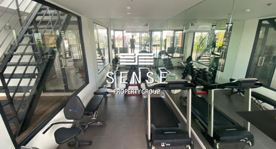 For rent 3 ベッドルーム condo in Yan Nawa, Bangkok