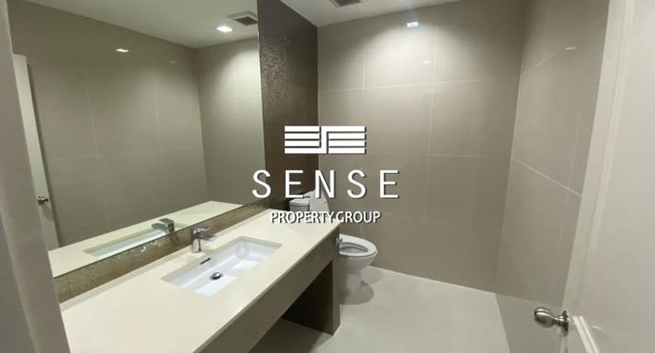 For rent 3 ベッドルーム condo in Yan Nawa, Bangkok