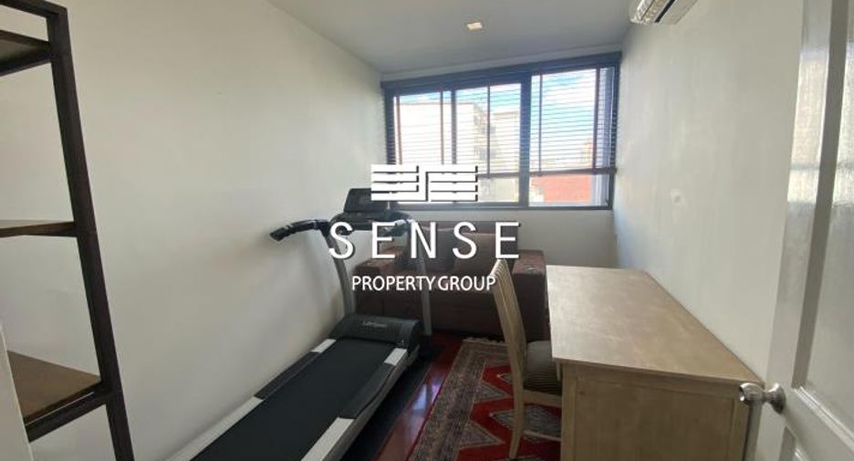 For rent 3 ベッドルーム condo in Yan Nawa, Bangkok