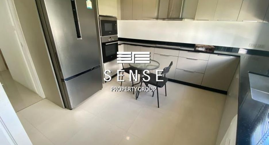 For rent 3 ベッドルーム condo in Yan Nawa, Bangkok