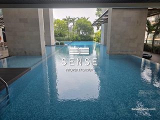 For rent 3 bedrooms condo in Khlong Toei, Bangkok