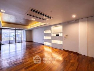 For sale 3 bedrooms condo in Yan Nawa, Bangkok