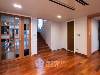For sale 3 bedrooms condo in Yan Nawa, Bangkok
