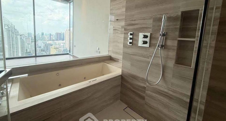 Condo en venta de 3 habitaciones en Khlong Toei, Bangkok