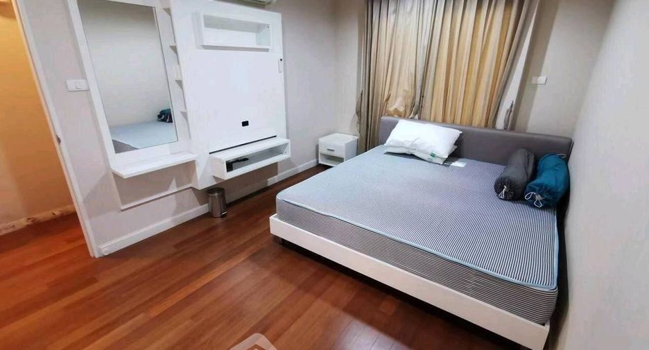 Condo en venta de 3 habitaciones en Huai Khwang, Bangkok