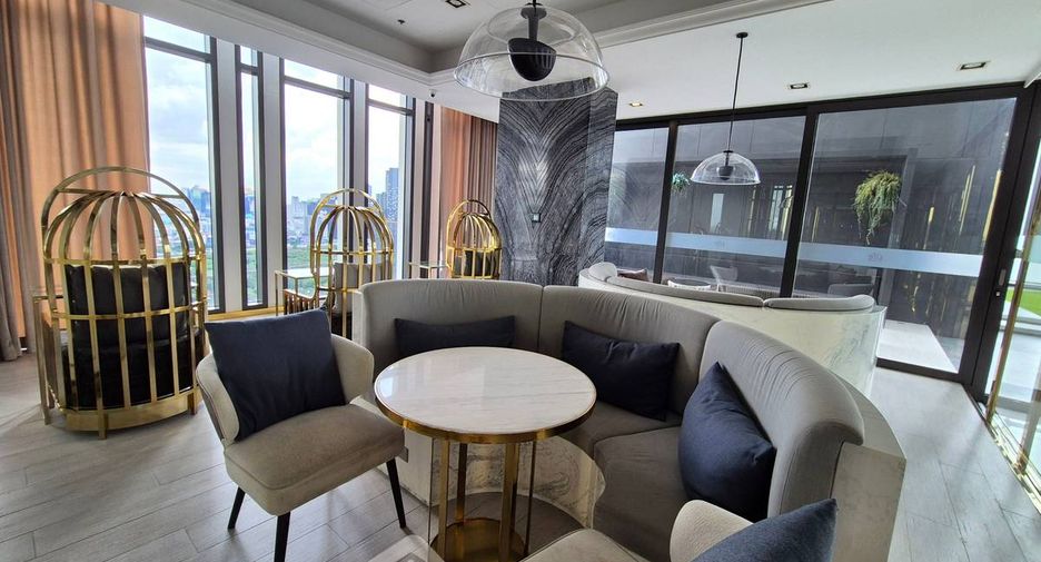 For rent 1 bed condo in Pathum Wan, Bangkok