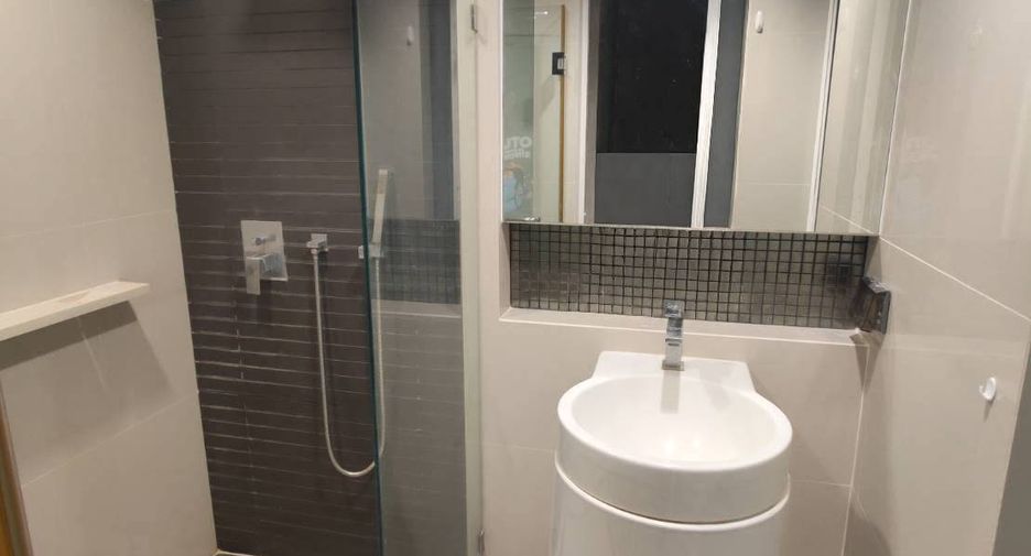 Condo en alquiler de 1 habitaciones en Sathon, Bangkok