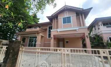 Casa en alquiler de 4 habitaciones en Bang Khae, Bangkok