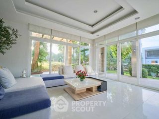 Casa en alquiler de 3 habitaciones en Na Jomtien, Pattaya
