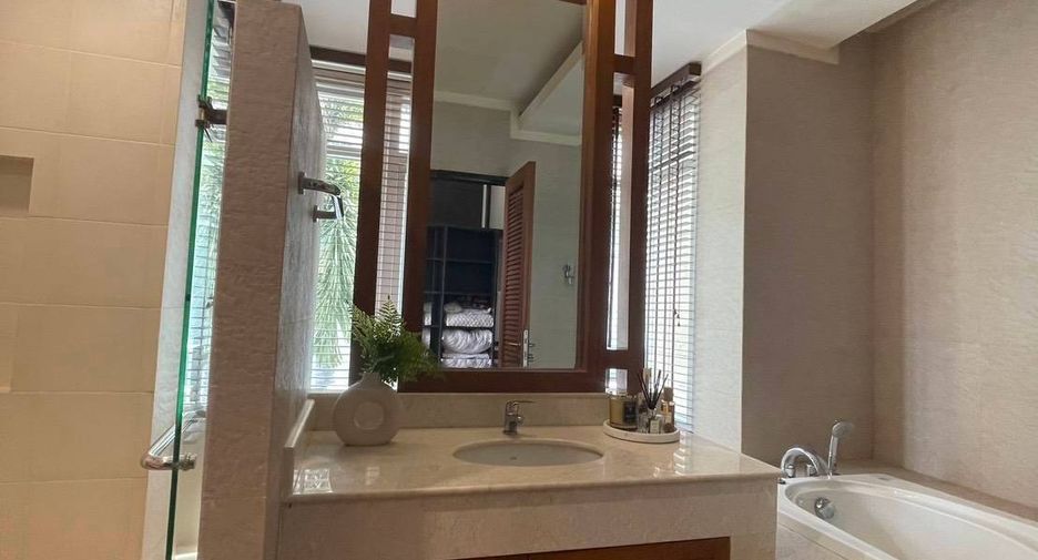 Casa en alquiler de 3 habitaciones en Sattahip, Chonburi