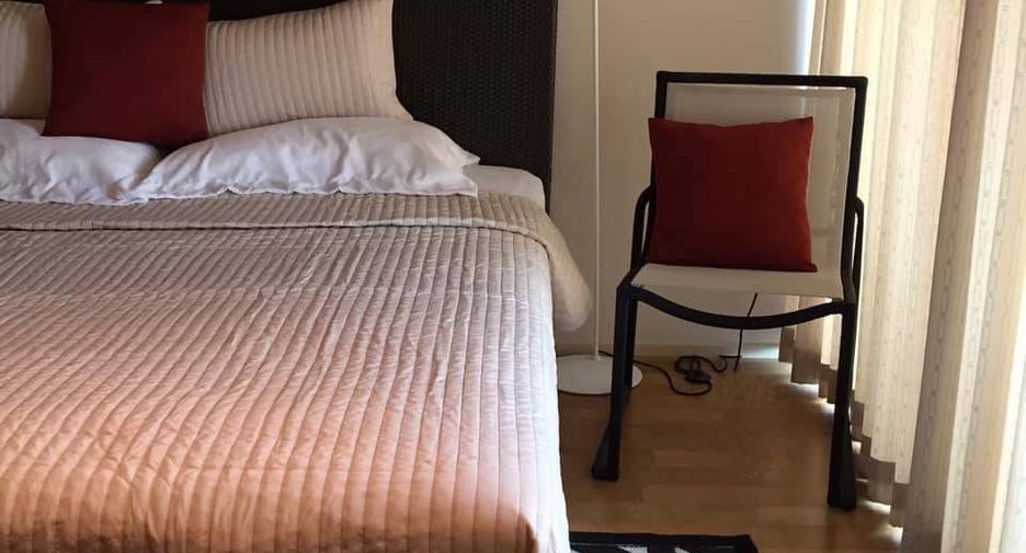 For rent 3 bedrooms condo in Khlong Toei, Bangkok